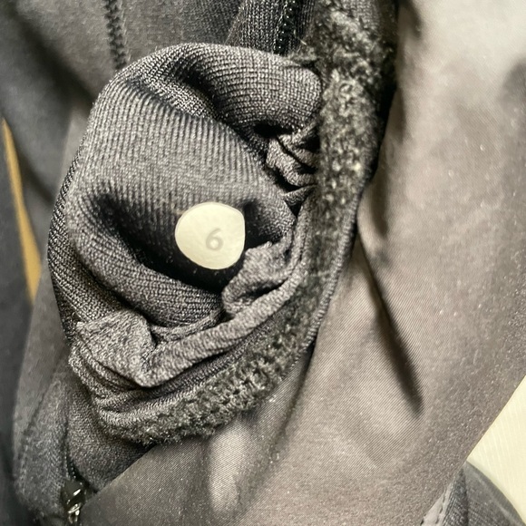 Lululemon Snug Sprinter 6 - Picture 5 of 5